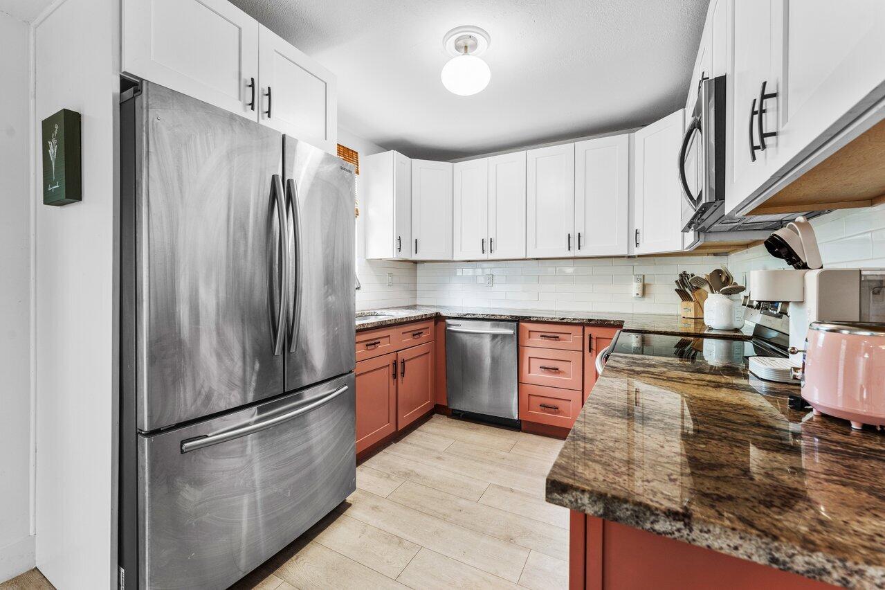 511 Churchill Road West Palm Beach, FL 33405 - Photo 14 of 29 015-511ChurchillRoad-WestPalmBeach-FL-33