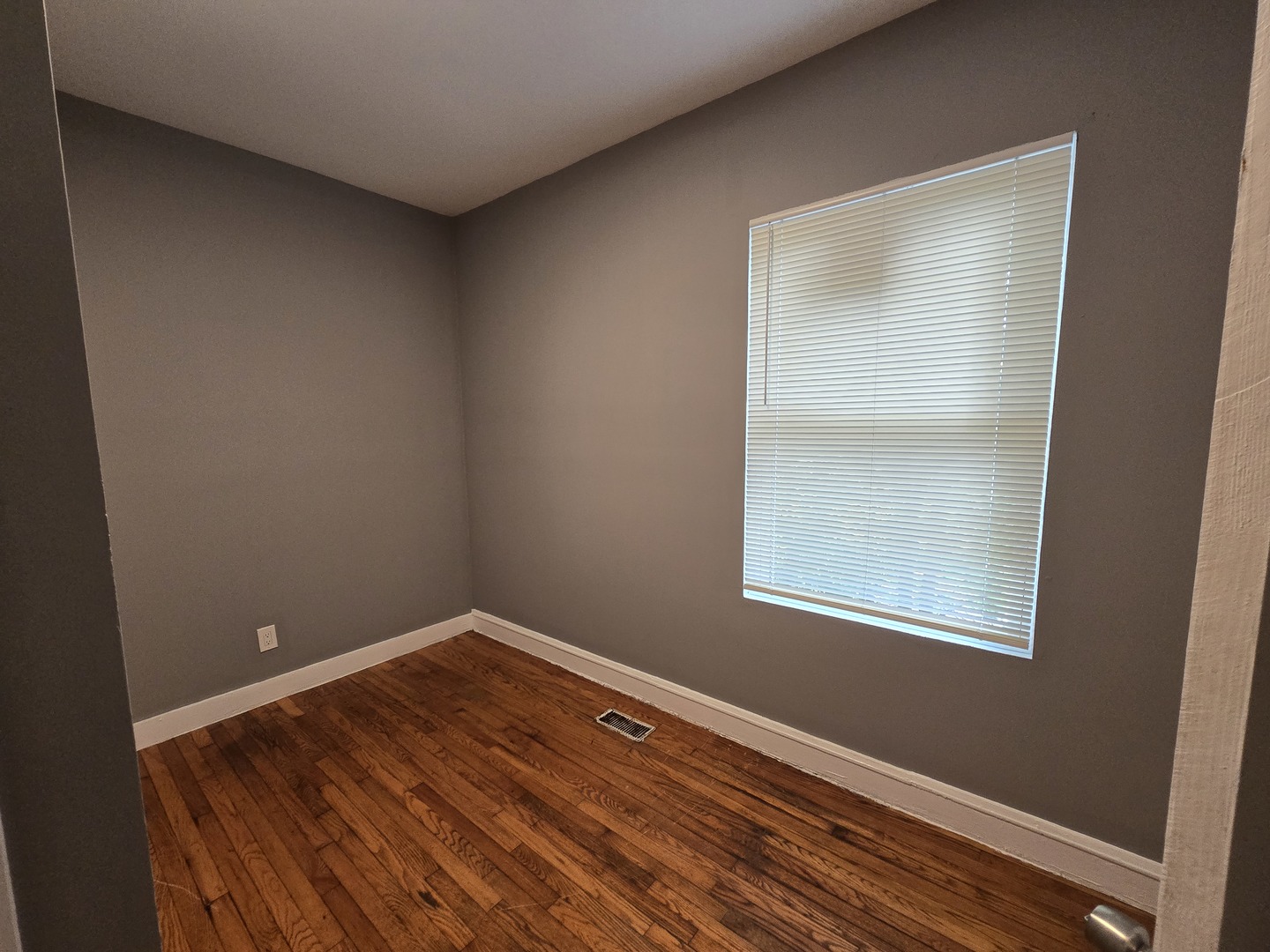 6842 South May Street Chicago, IL 60621 - Photo 11 of 26 Gallery Image 11