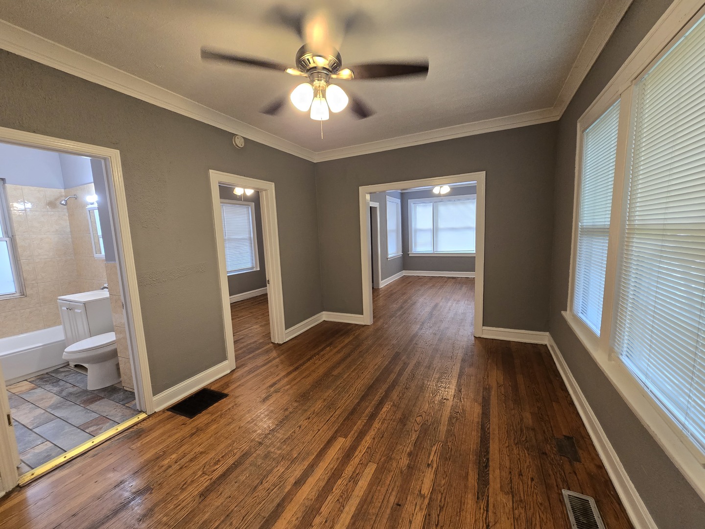 6842 South May Street Chicago, IL 60621 - Photo 10 of 26 Gallery Image 10