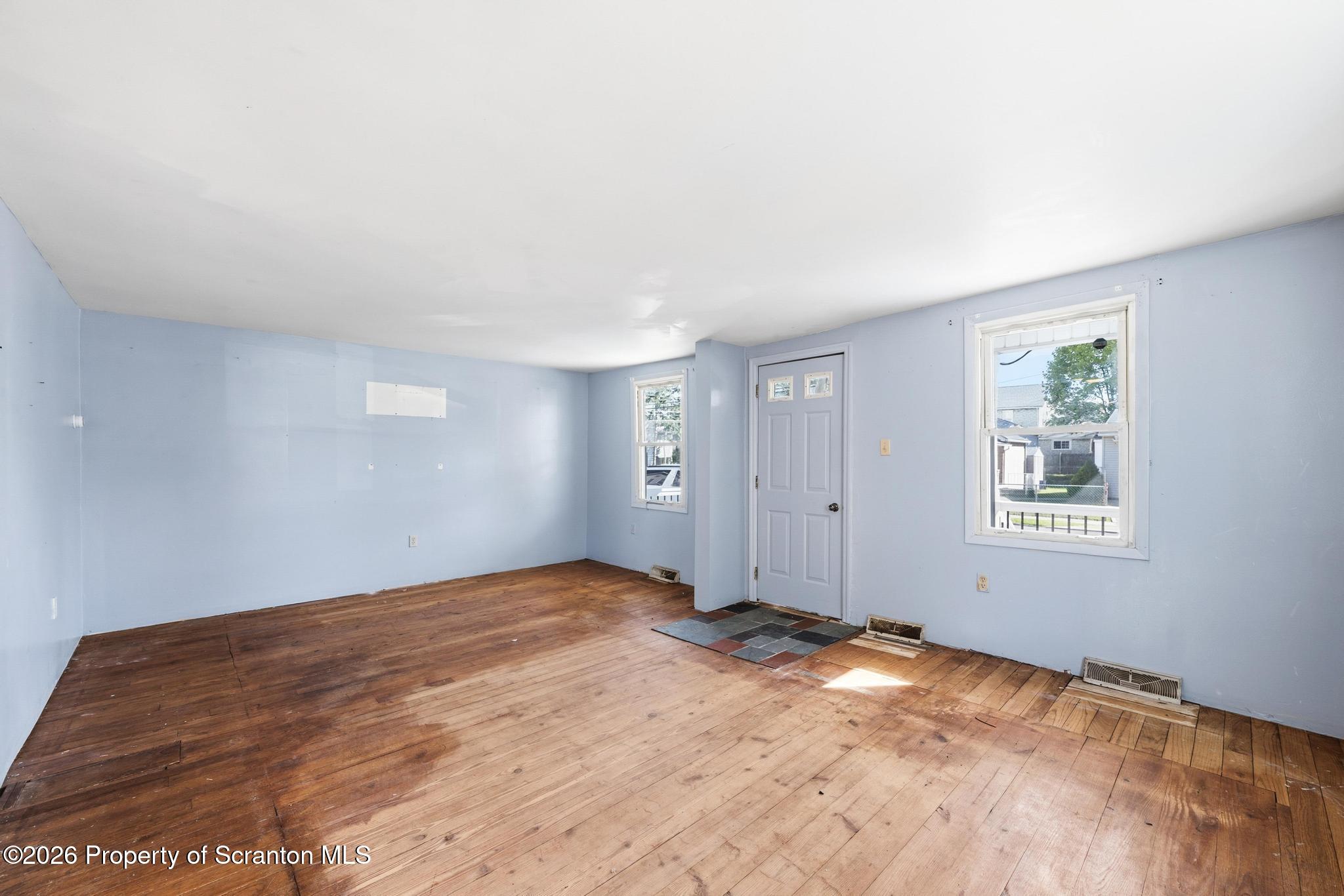 722 Archbald Street Scranton, PA 18504 - Photo 18 of 36 DSC_5985-2