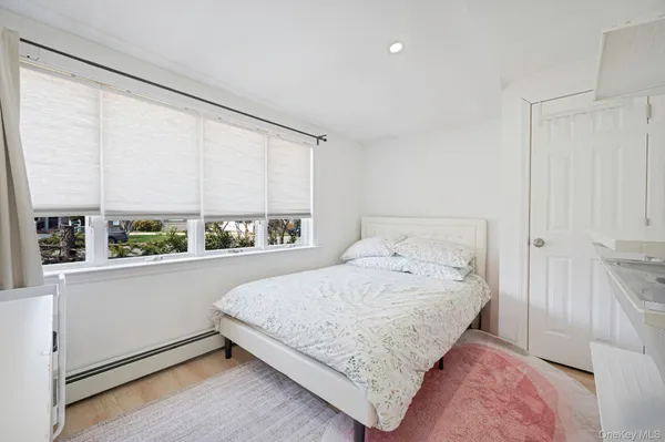 $389,999 | 170 Beachview Street, Copiague, NY 11726