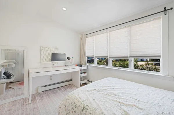 $389,999 | 170 Beachview Street, Copiague, NY 11726