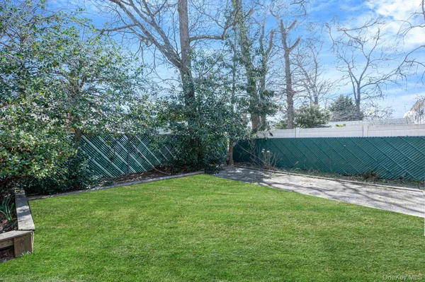 $389,999 | 170 Beachview Street, Copiague, NY 11726