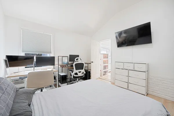 $389,999 | 170 Beachview Street, Copiague, NY 11726