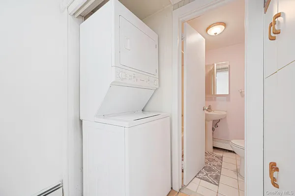 $389,999 | 170 Beachview Street, Copiague, NY 11726