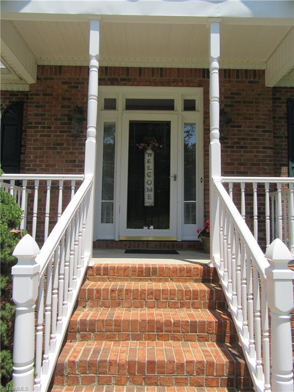 175 Stonburg Road Clemmons, NC 27012 - Photo 3 of 28 Gallery Image 3