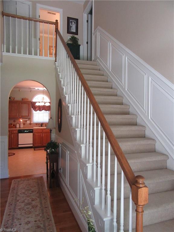 175 Stonburg Road Clemmons, NC 27012 - Photo 4 of 28 Gallery Image 4