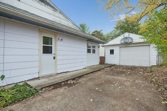 $184,000 | 217 West Hughes Street, Marshall, MI 49068