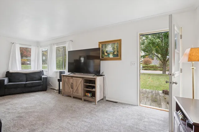 $184,000 | 217 West Hughes Street, Marshall, MI 49068