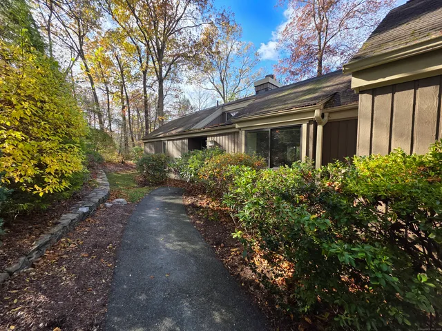 $390,000 | 876 Heritage Village, Unit A, Southbury, CT 06488