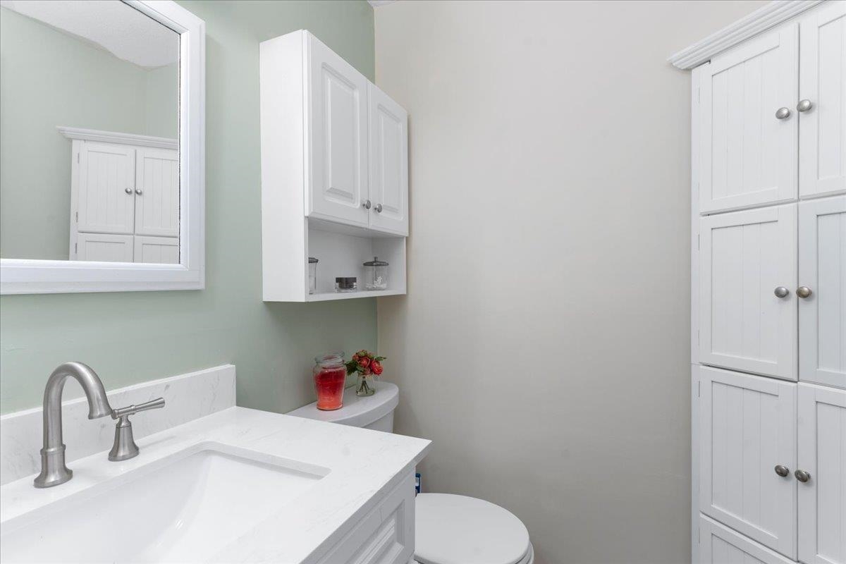 7 Daniel Plummer Road, Unit E Goffstown, NH 03045 - Photo 14 of 31