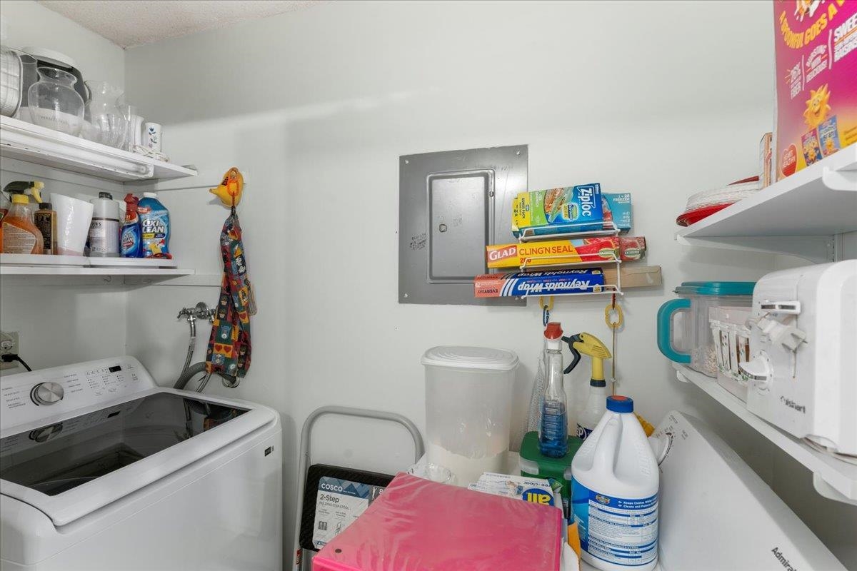 7 Daniel Plummer Road, Unit E Goffstown, NH 03045 - Photo 15 of 31
