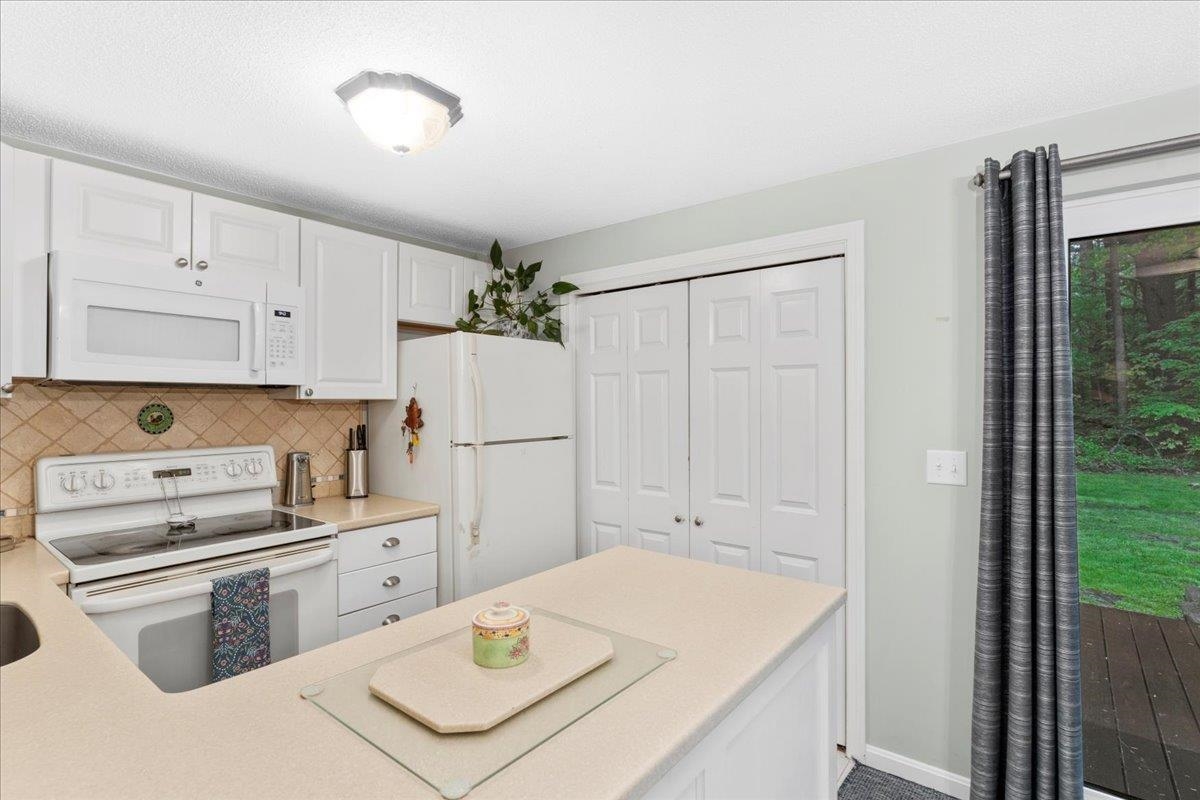 7 Daniel Plummer Road, Unit E Goffstown, NH 03045 - Photo 8 of 31