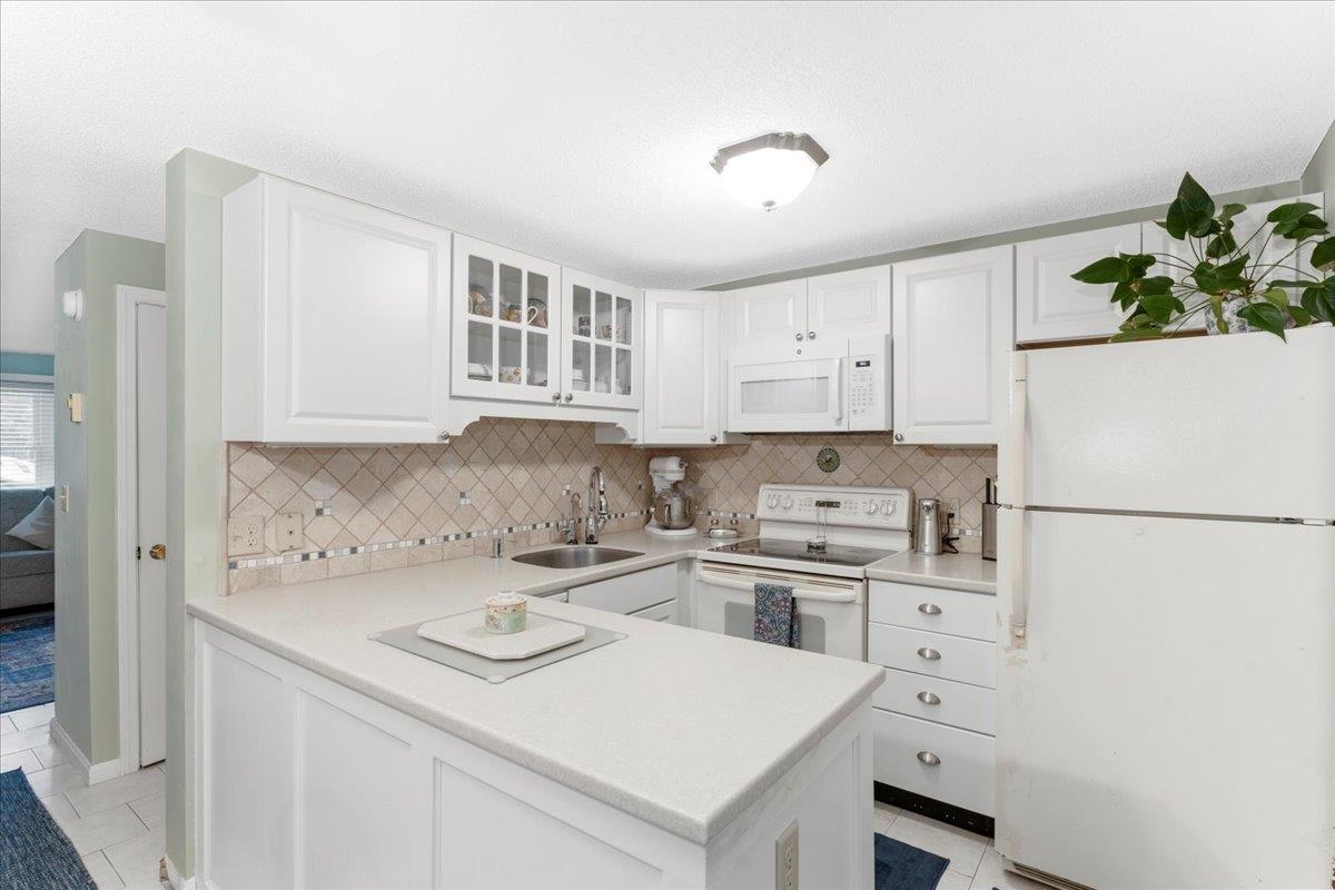 7 Daniel Plummer Road, Unit E Goffstown, NH 03045 - Photo 10 of 31