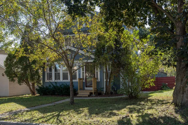 $307,000 | 607 Blue Earth Street, Mankato, MN 56001