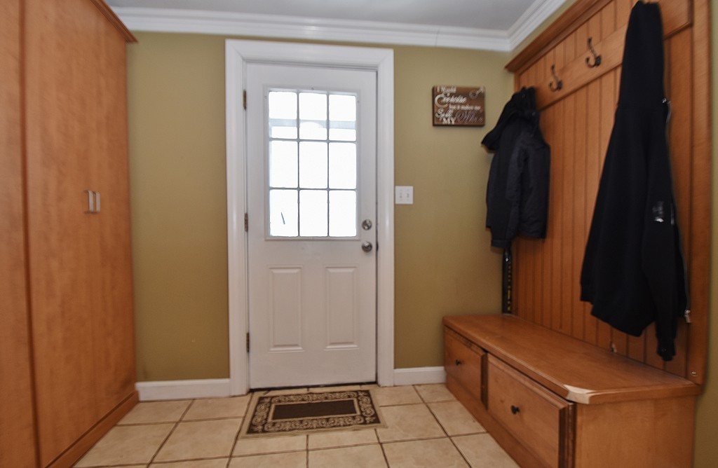 1 Colonial Road Woburn, MA 01801 - Photo 8 of 20