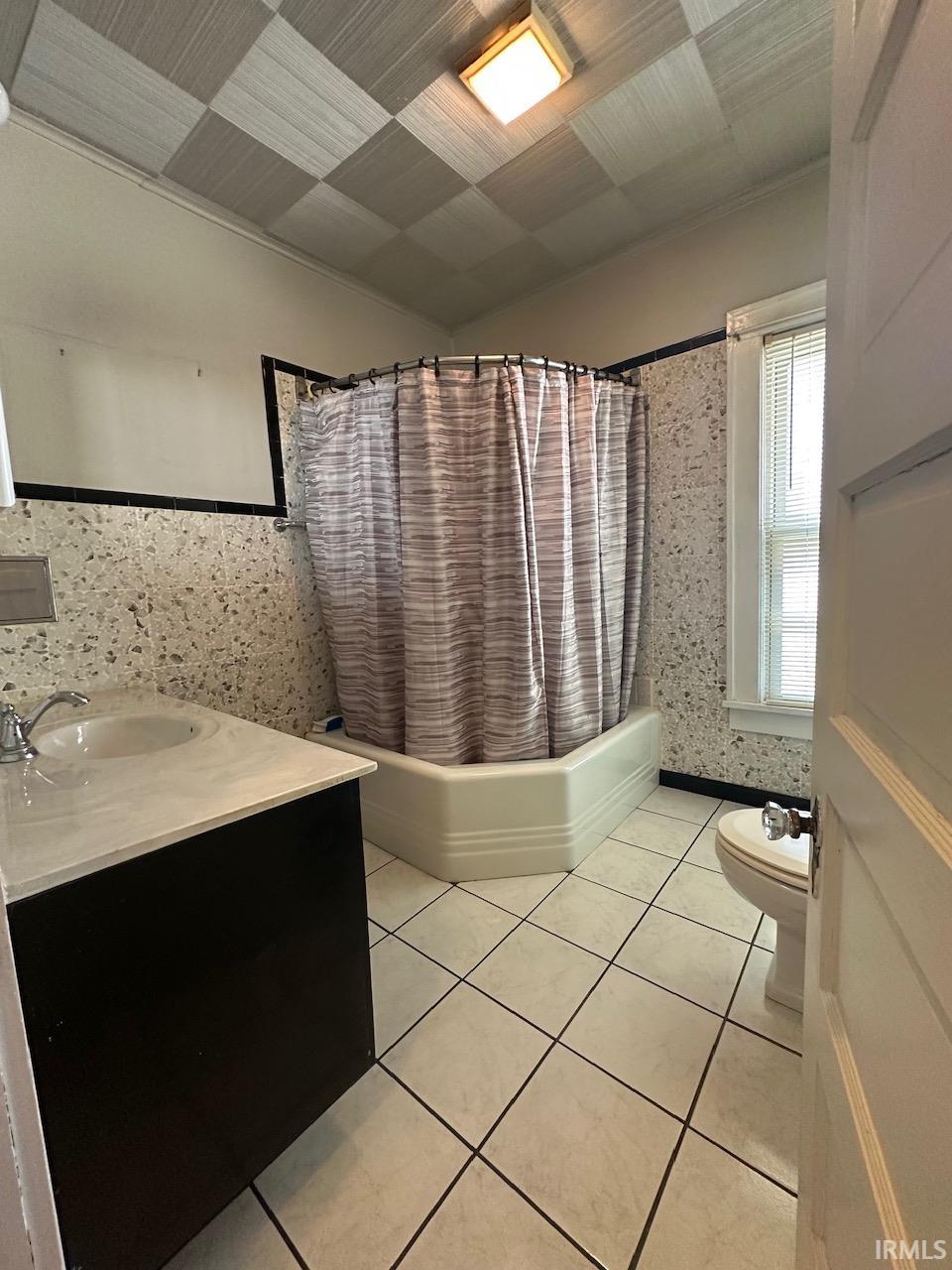 427 Q Street Bedford, IN 47421 - Photo 4 of 14