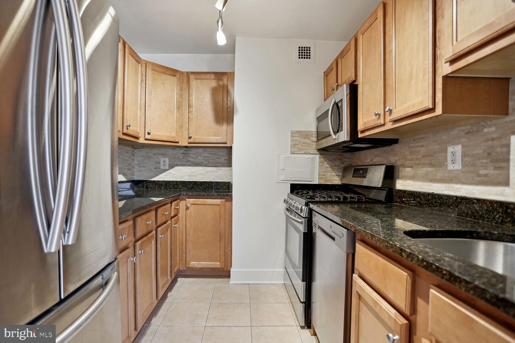 1220 Blair Mill Road, Unit 1404 Silver Spring, MD 20910 - Photo 8 of 23 Gallery Image 8