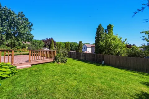 $509,000 | 121 Heath Place, Westmont, IL 60559