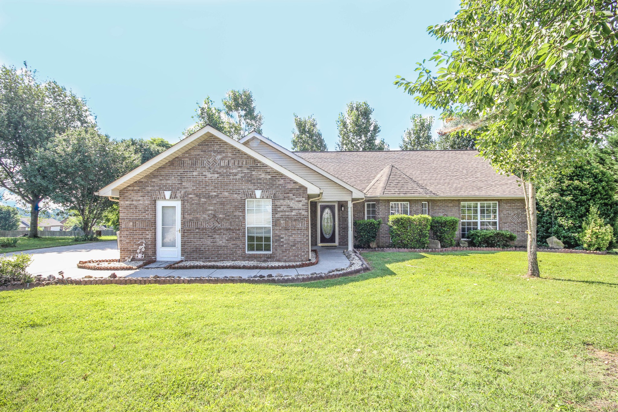 5510 J Riley W Drive Greenback, TN 37742 - Photo 1 of 40 a front view of a house with a yard
