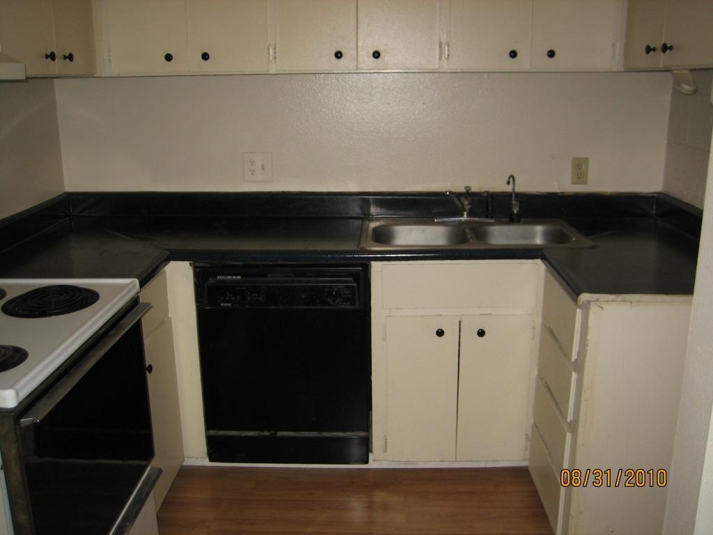 4111 East Camelback Road, Unit 26 Phoenix, AZ 85018 - Photo 2 of 5 Kitchen 2