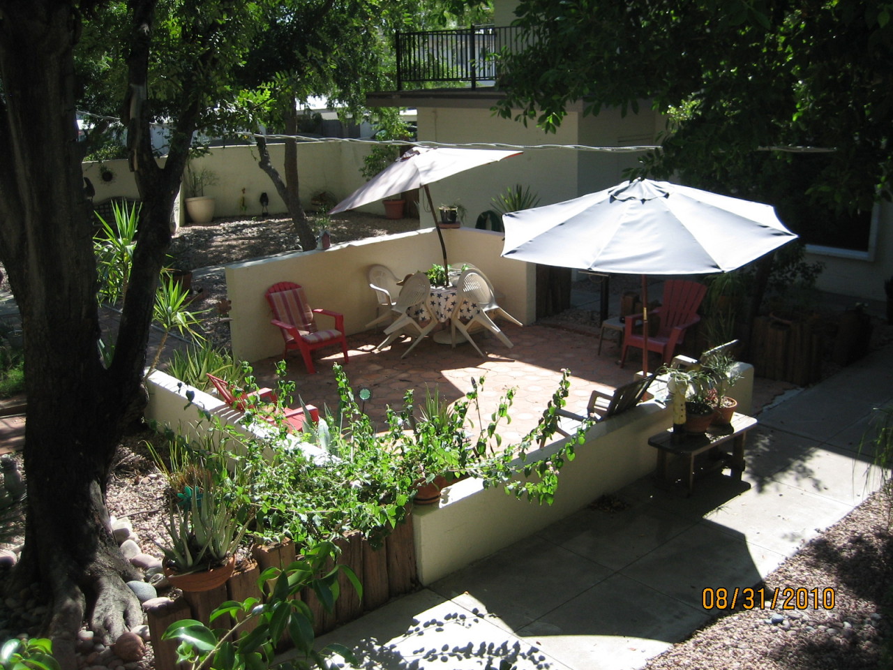4111 East Camelback Road, Unit 26 Phoenix, AZ 85018 - Photo 5 of 5 coutyard