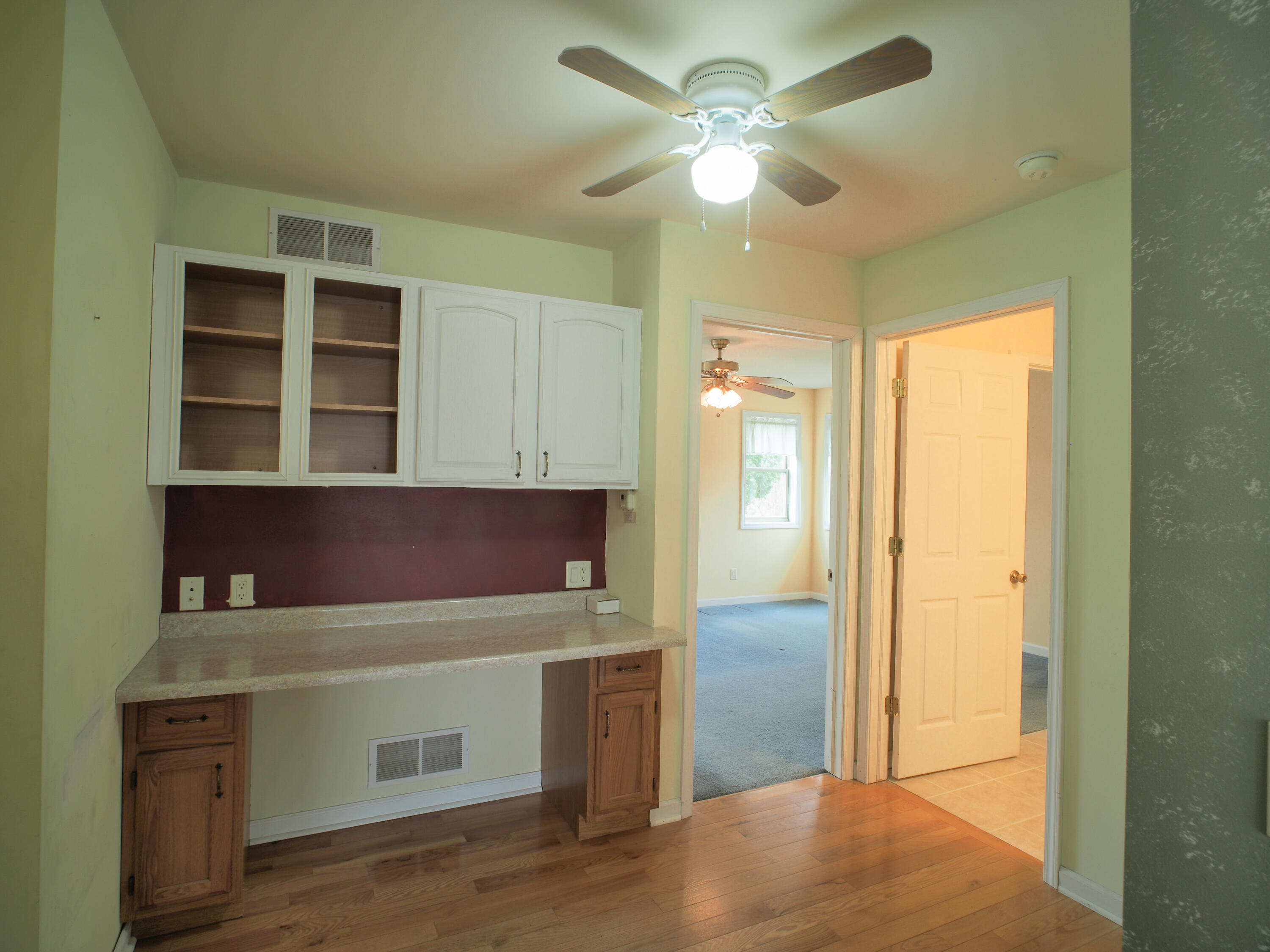 931 Canal Road Waterloo, WI 53594 - Photo 17 of 39 Office Space or Coffee Bar