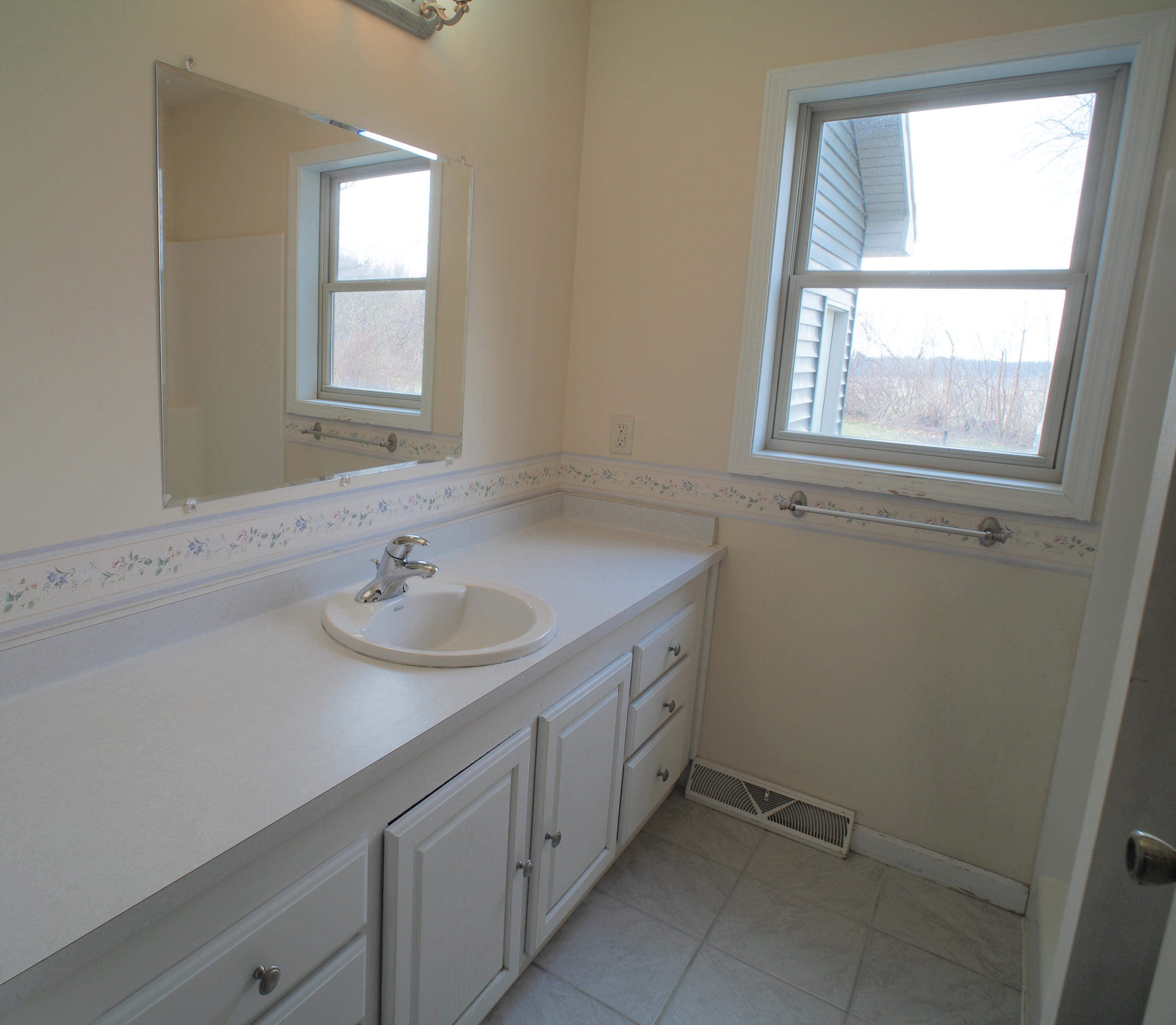 931 Canal Road Waterloo, WI 53594 - Photo 26 of 39 Full Bathroom w/Shower