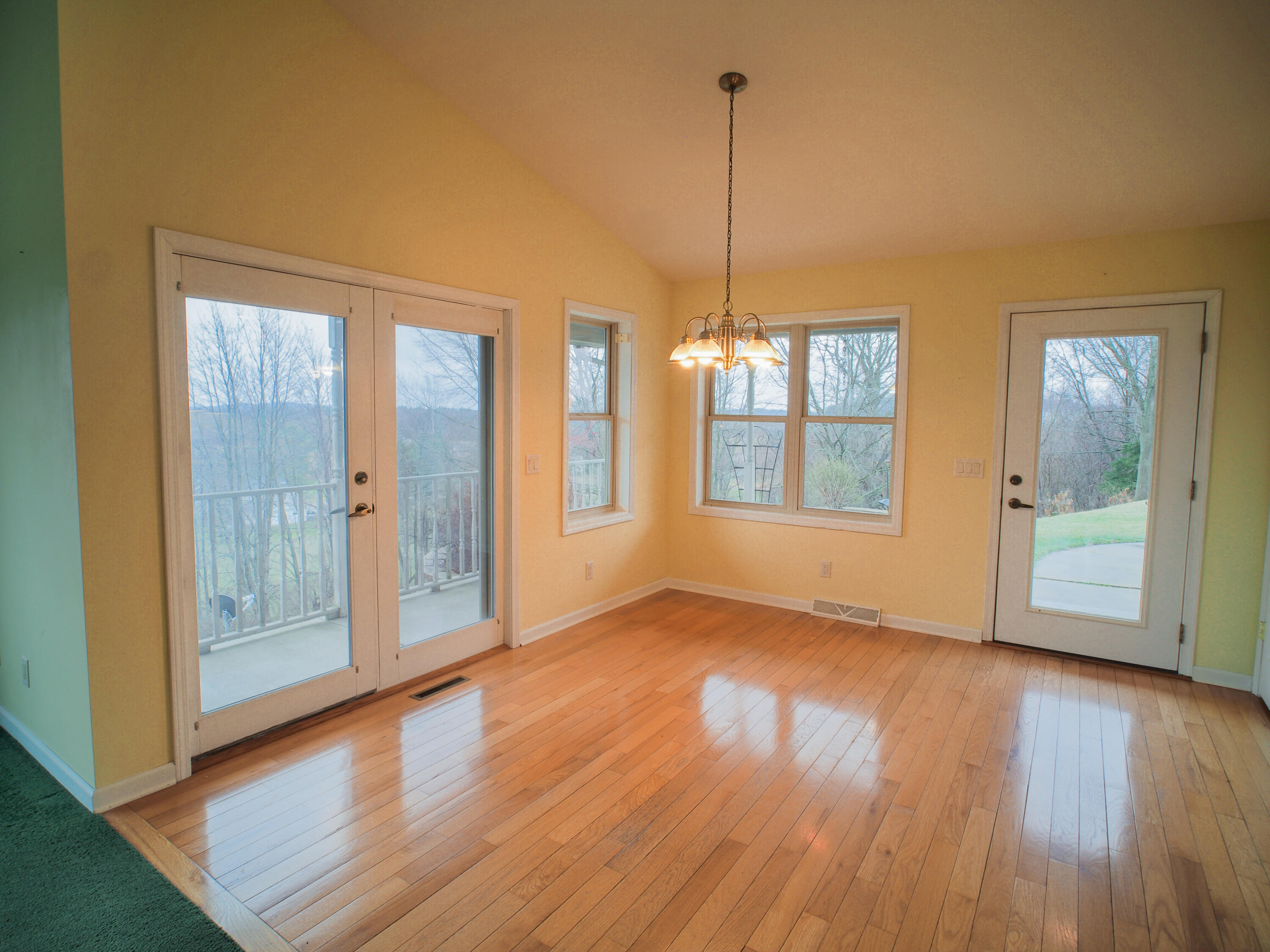 931 Canal Road Waterloo, WI 53594 - Photo 6 of 39 Dining Area