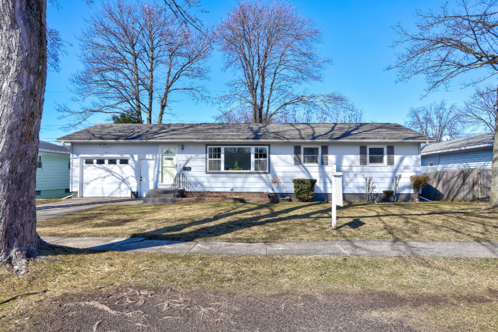 926 Sherwood Road Muskegon, MI 49441 - Photo 1 of 27 926 Sherwood Rd, Muskegon, MI-26