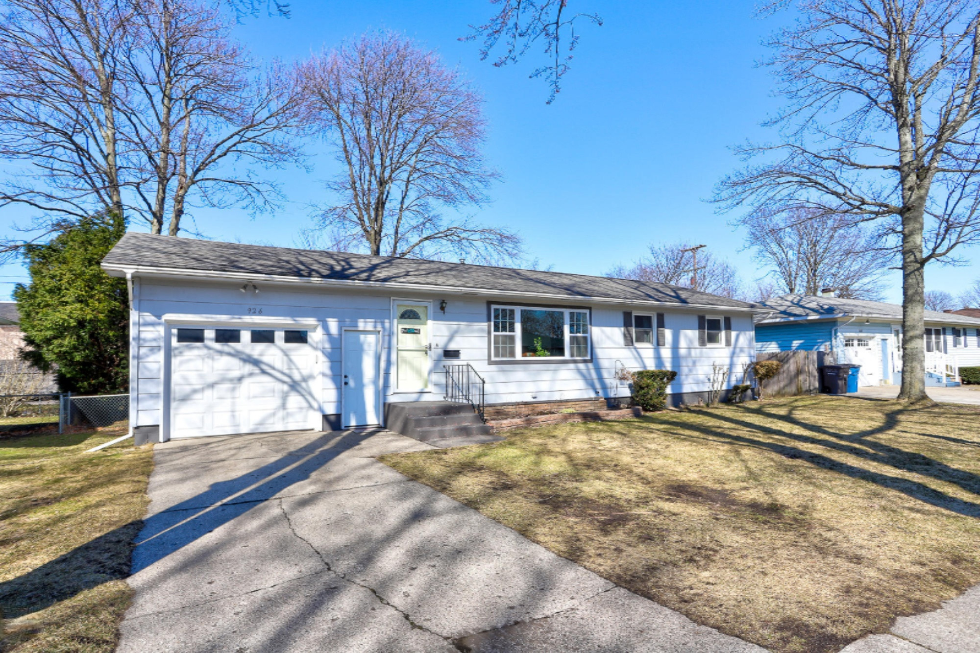 926 Sherwood Road Muskegon, MI 49441 - Photo 2 of 27 926 Sherwood Rd, Muskegon, MI-25