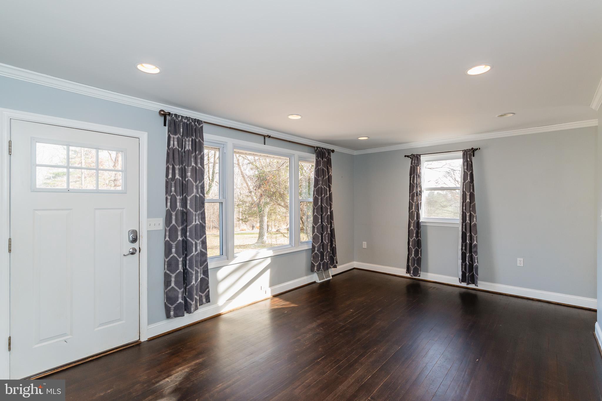 3520 Clayton Road Joppa, MD 21085 - Photo 6 of 45 Living Room