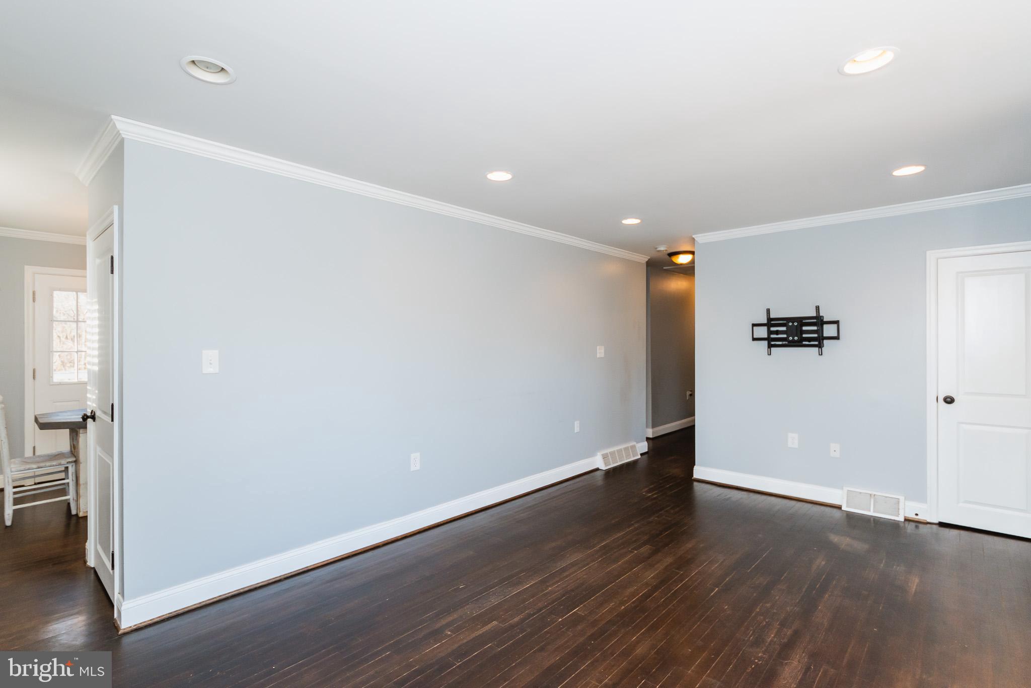 3520 Clayton Road Joppa, MD 21085 - Photo 8 of 45 Living Room