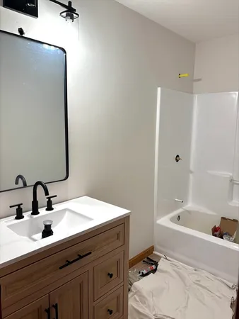 $2,700 | 28 South Avenue, Unit 2A, Attleboro, MA 02703