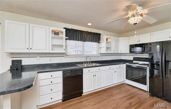 $1,900 | 4 Sharon Court, Florissant, MO 63031