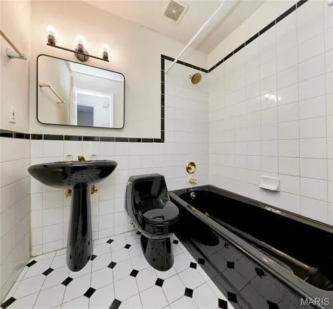 $1,900 | 4 Sharon Court, Florissant, MO 63031