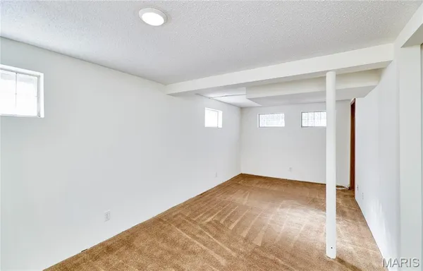 $1,900 | 4 Sharon Court, Florissant, MO 63031