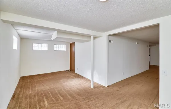 $1,900 | 4 Sharon Court, Florissant, MO 63031