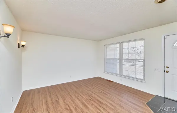 $1,900 | 4 Sharon Court, Florissant, MO 63031