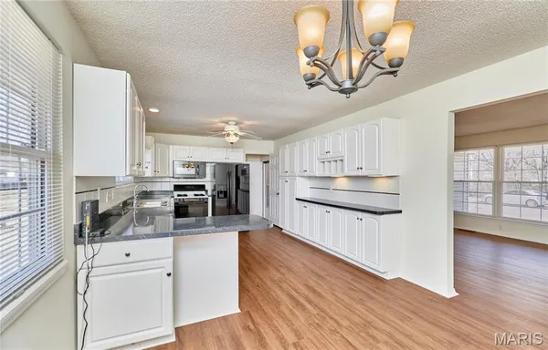 $1,900 | 4 Sharon Court, Florissant, MO 63031