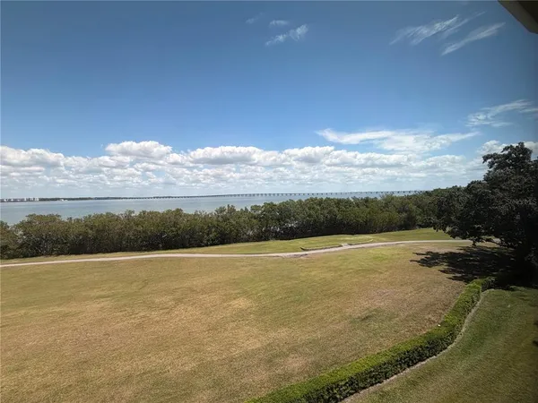 $1,995 | 2617 Cove Cay Drive, Unit 407, Clearwater, FL 33760