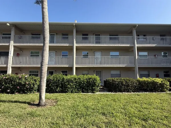 $184,999 | 3987 Maceachen Boulevard, Unit 133, Sarasota, FL 34233