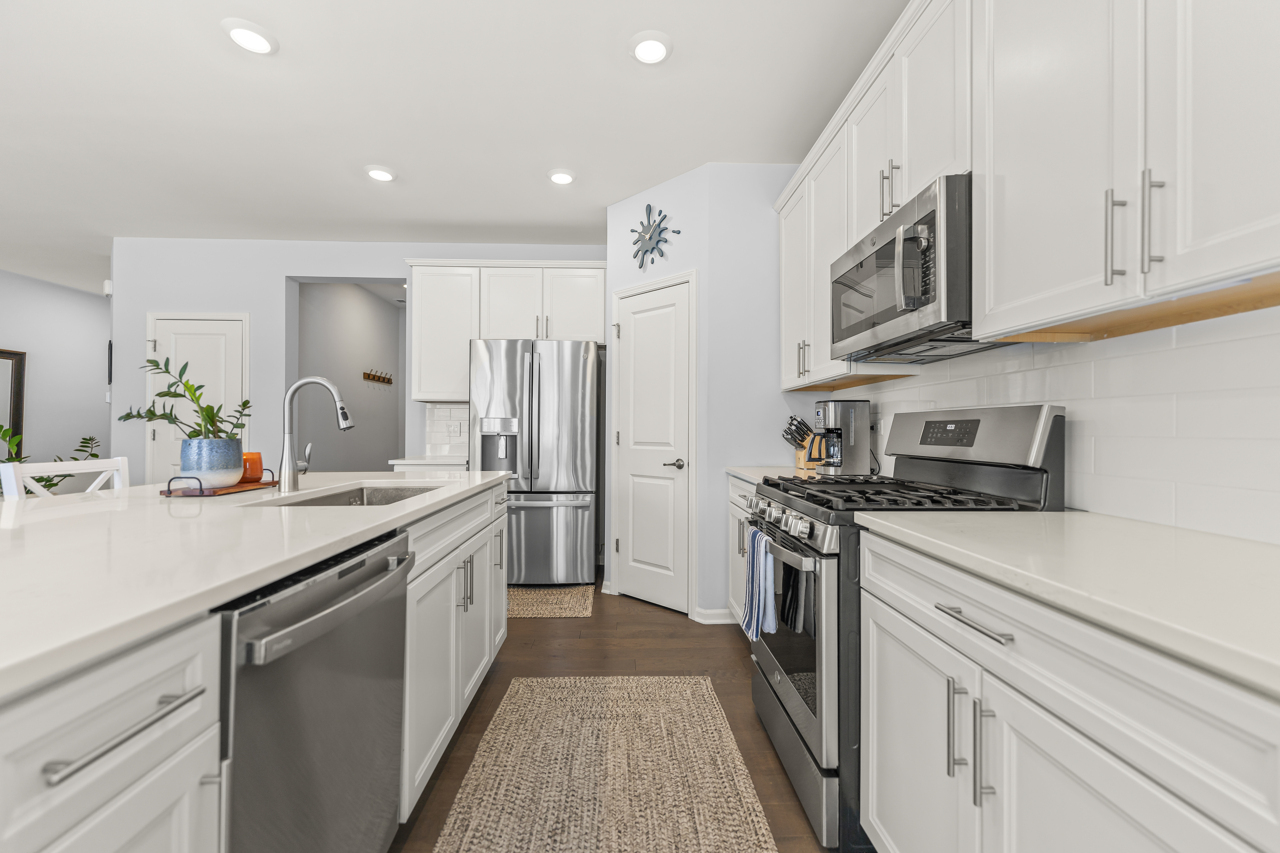 1241 Draper Road McHenry, IL 60050 - Photo 9 of 28