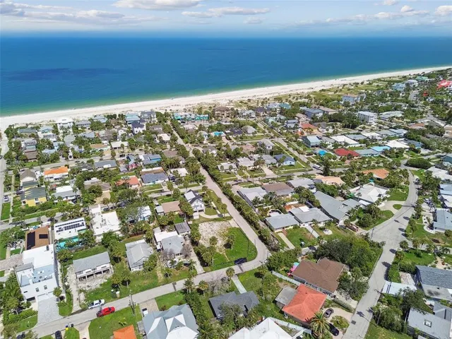 $2,200 | 951 Lantana Avenue, Clearwater Beach, FL 33767