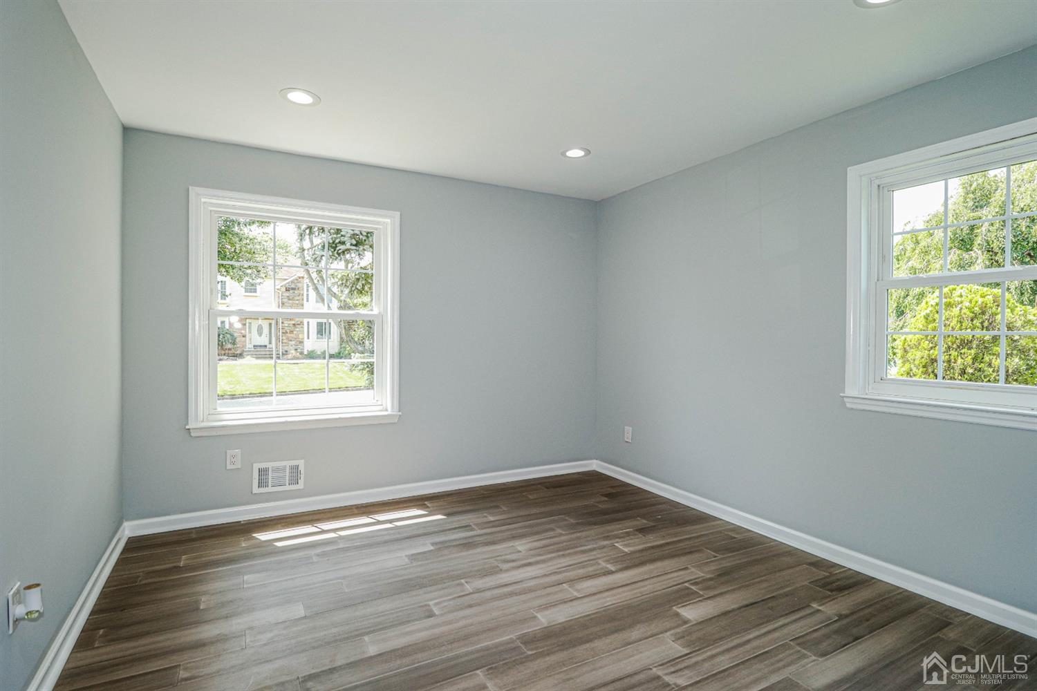 22 La Valencia Road Old Bridge, NJ 08857 - Photo 14 of 27 Gallery Image 14