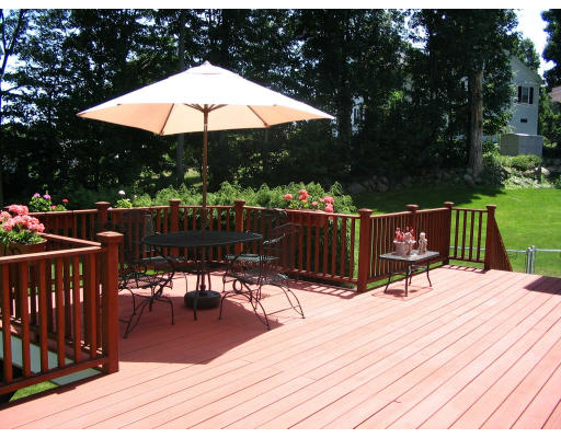 346 Albion Street Wakefield, MA 01880 - Photo 4 of 12