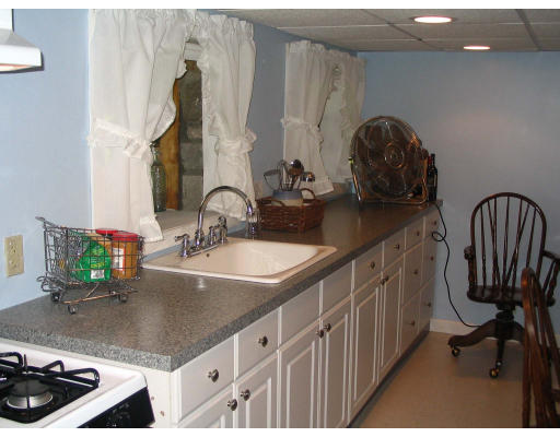 346 Albion Street Wakefield, MA 01880 - Photo 8 of 12