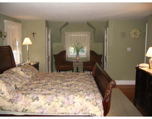 346 Albion Street Wakefield, MA 01880 - Photo 10 of 12