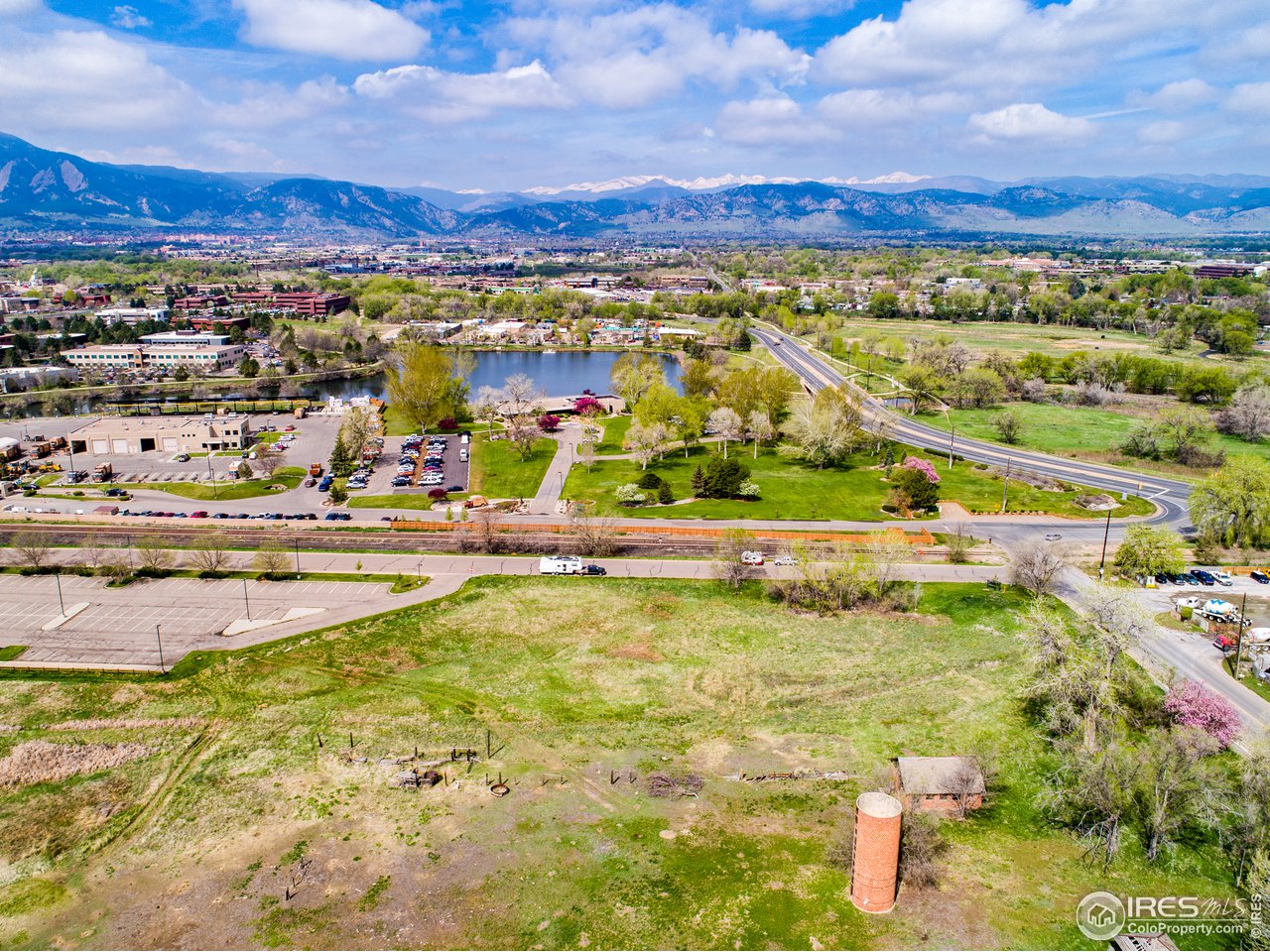 6032 Butte Mill Road Boulder, CO 80301 - Photo 12 of 14 a view of an ocean and city