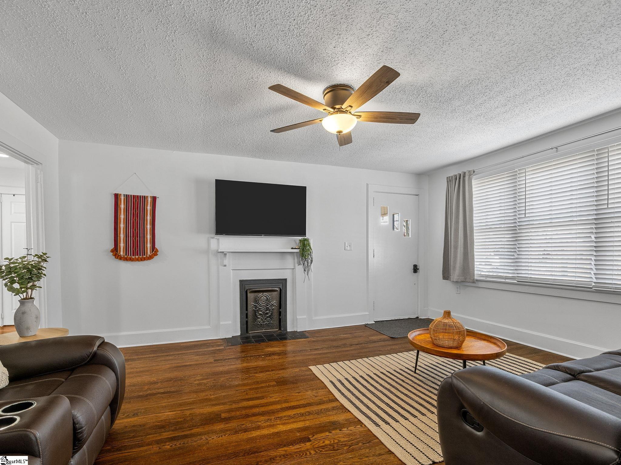 129 Spring Street Reidville, SC 29388 - Photo 2 of 26